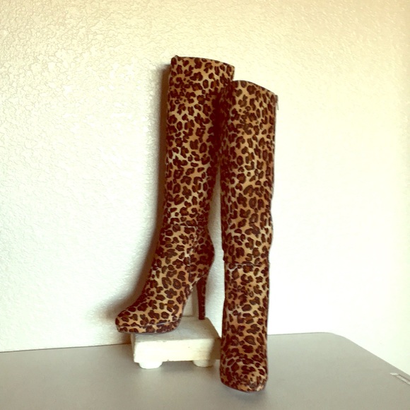 Boots - Picture 1 of 4